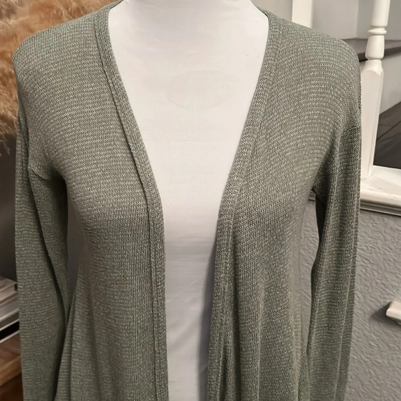 Abercrombie & Fitch Open Grey Knit Long Sleeve Sweater Size Small - Picture 2 of 8